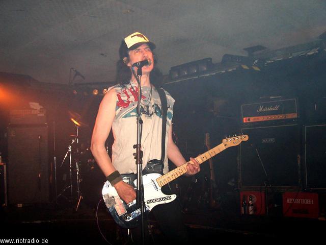 uksubs_vibrators_20050202--0006_1.jpg.jpg