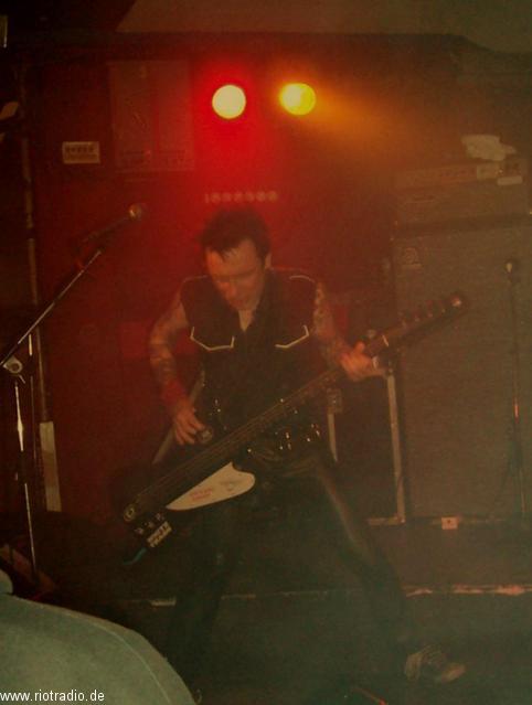 uksubs_vibrators_20050202--0007_1.jpg.jpg