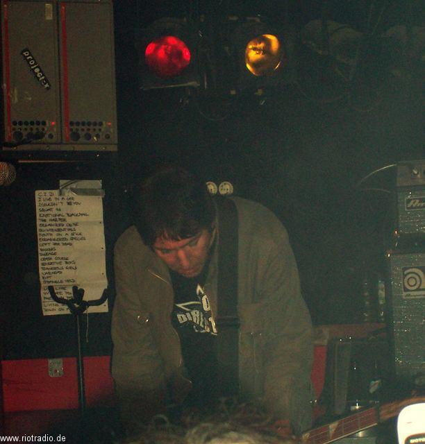 uksubs_vibrators_20050202--0036_1.jpg.jpg