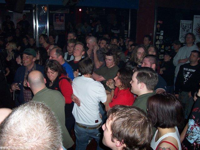 uksubs_vibrators_20050202--0054_1.jpg.jpg